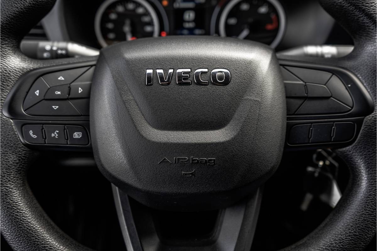 Iveco Daily Iveco Daily **35S16V 2.3 L4H2 | Euro 6 | 157 PK | Airco | Camera | 3500 KG Trekgewicht | MF Stuur | 3-Persoons**