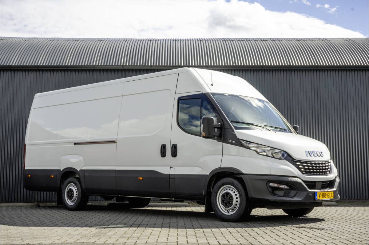 Iveco Daily Iveco Daily **35S16V 2.3 L4H2 | Euro 6 | 157 PK | Airco | Camera | 3500 KG Trekgewicht | MF Stuur | 3-Persoons**