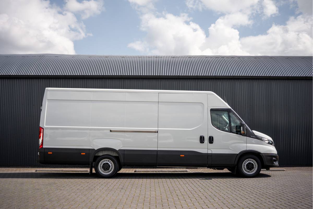 Iveco Daily Iveco Daily 35S16 | L4H2 | 157 PK | 3-Zits | Airco | Parkeersensoren