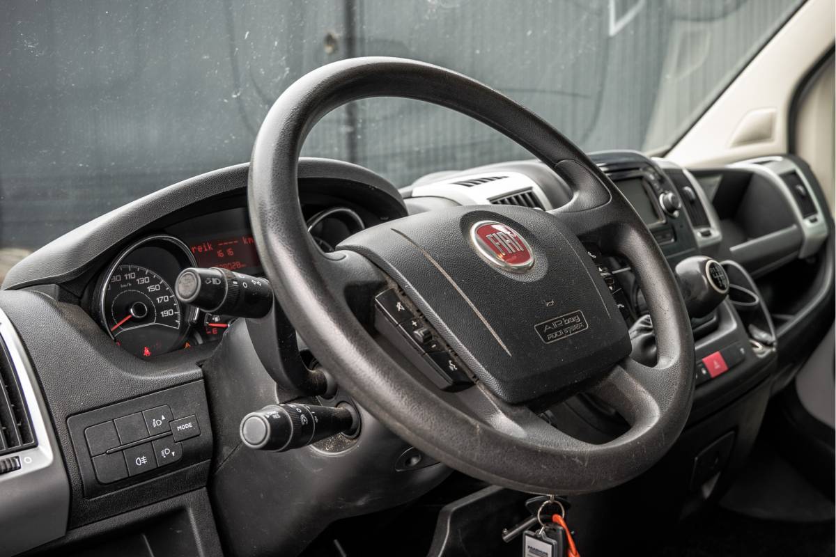 Fiat Ducato Fiat Ducato 130 Multijet 2.3 D L3H2 | 3-Zits | Bakwagen met laadklep | LED | Cruise | Airco