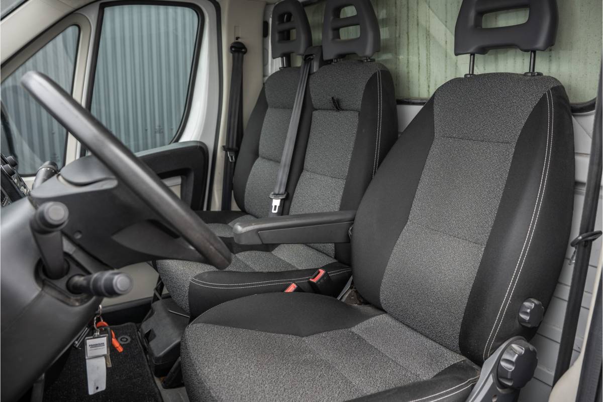 Fiat Ducato Fiat Ducato 130 Multijet 2.3 D L3H2 | 3-Zits | Bakwagen met laadklep | LED | Cruise | Airco