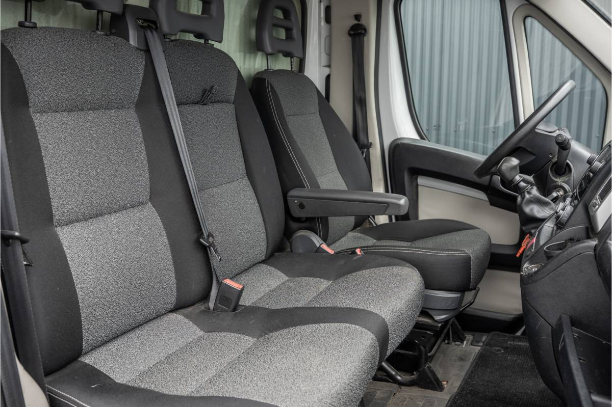 Fiat Ducato Fiat Ducato 130 Multijet 2.3 D L3H2 | 3-Zits | Bakwagen met laadklep | LED | Cruise | Airco
