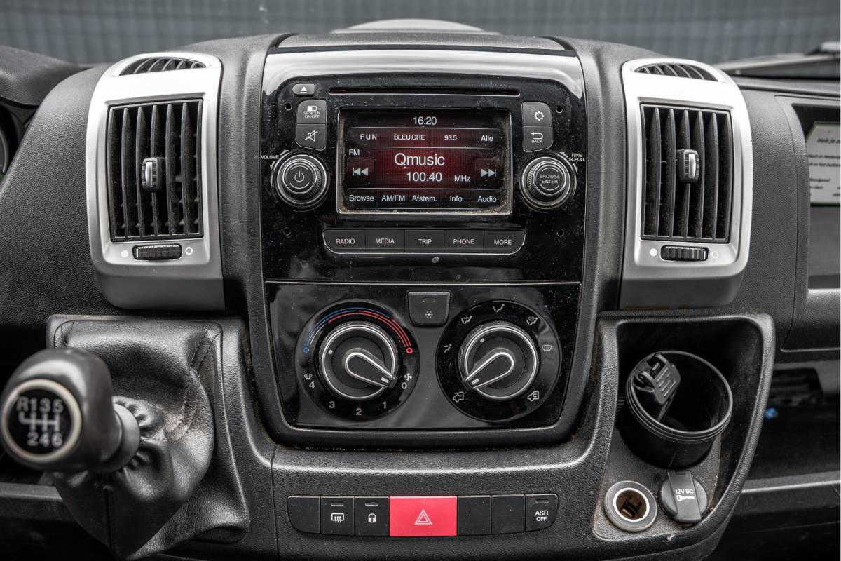 Fiat Ducato Fiat Ducato 130 Multijet 2.3 D L3H2 | 3-Zits | Bakwagen met laadklep | LED | Cruise | Airco