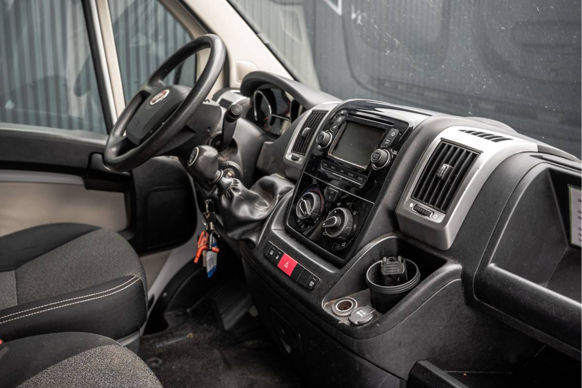 Fiat Ducato Fiat Ducato 130 Multijet 2.3 D L3H2 | 3-Zits | Bakwagen met laadklep | LED | Cruise | Airco