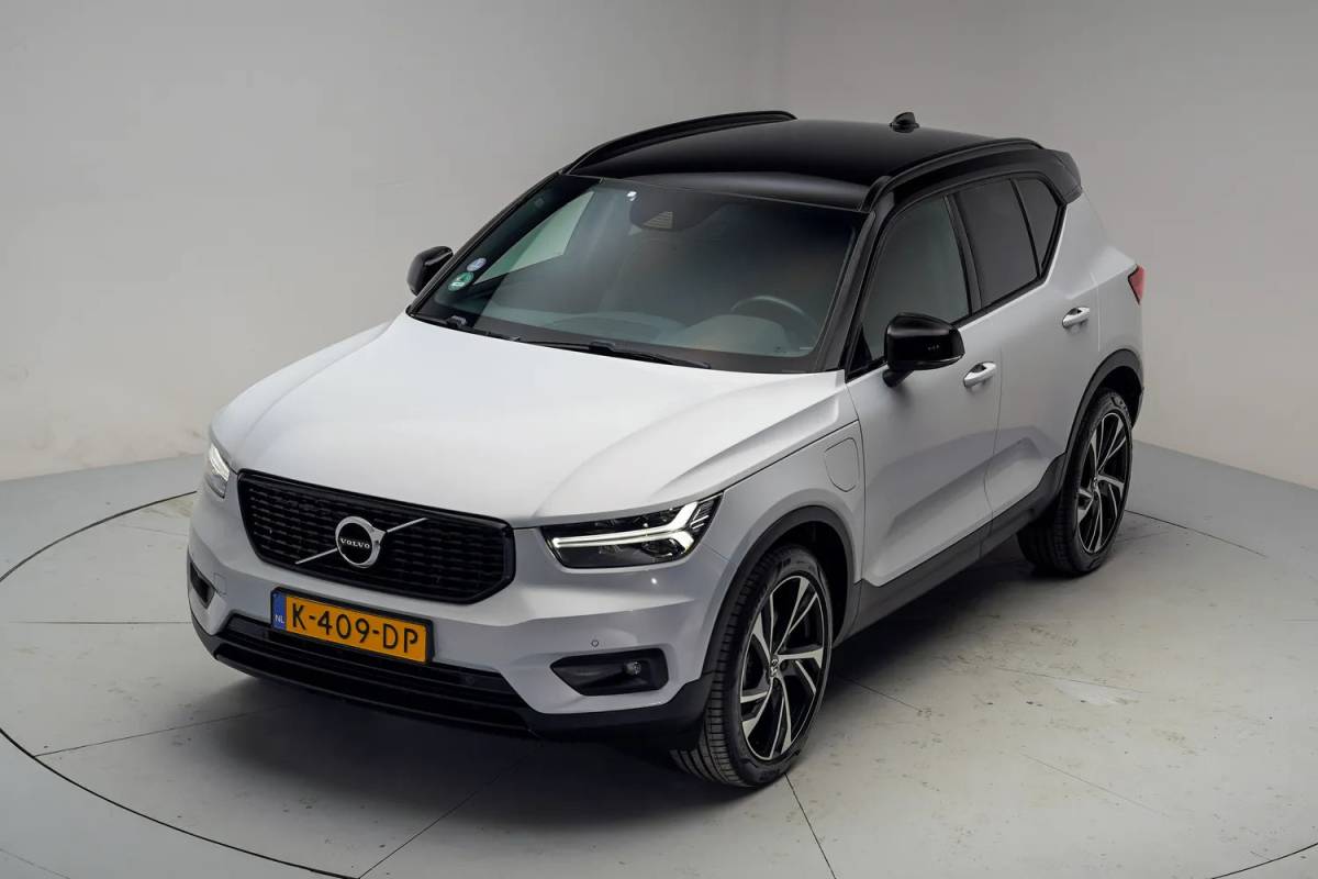 Volvo XC40 Volvo XC40 1.5 T5 Recharge R-Design [ Leder/Alcantara Apple/Android Trekhaak ]