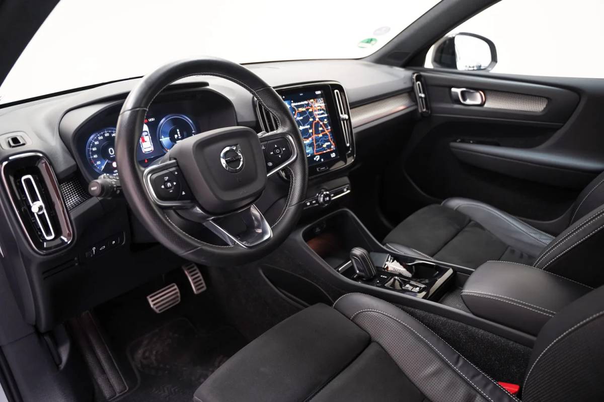 Volvo XC40 Volvo XC40 1.5 T5 Recharge R-Design [ Leder/Alcantara Apple/Android Trekhaak ]