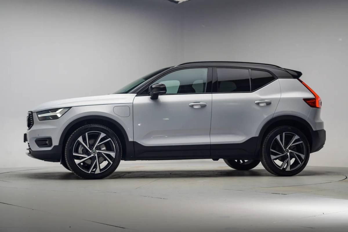 Volvo XC40 Volvo XC40 1.5 T5 Recharge R-Design [ Leder/Alcantara Apple/Android Trekhaak ]