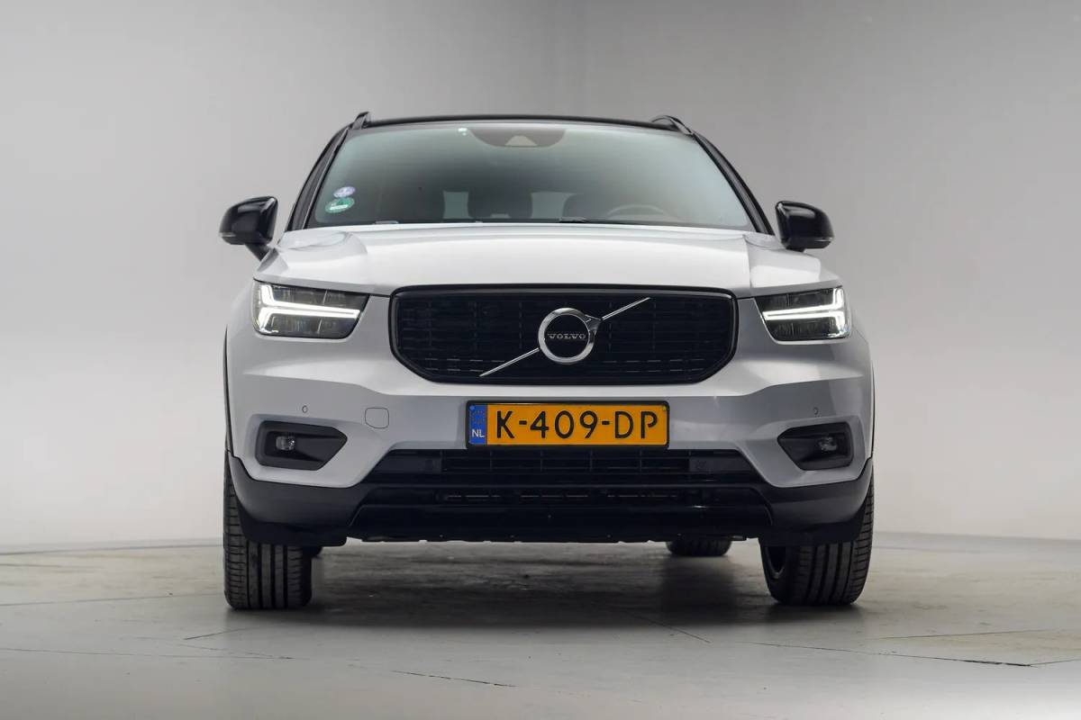 Volvo XC40 Volvo XC40 1.5 T5 Recharge R-Design [ Leder/Alcantara Apple/Android Trekhaak ]