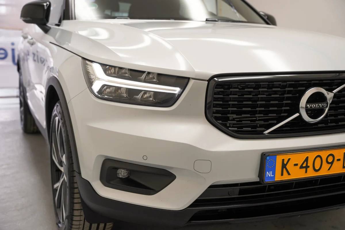 Volvo XC40 Volvo XC40 1.5 T5 Recharge R-Design [ Leder/Alcantara Apple/Android Trekhaak ]