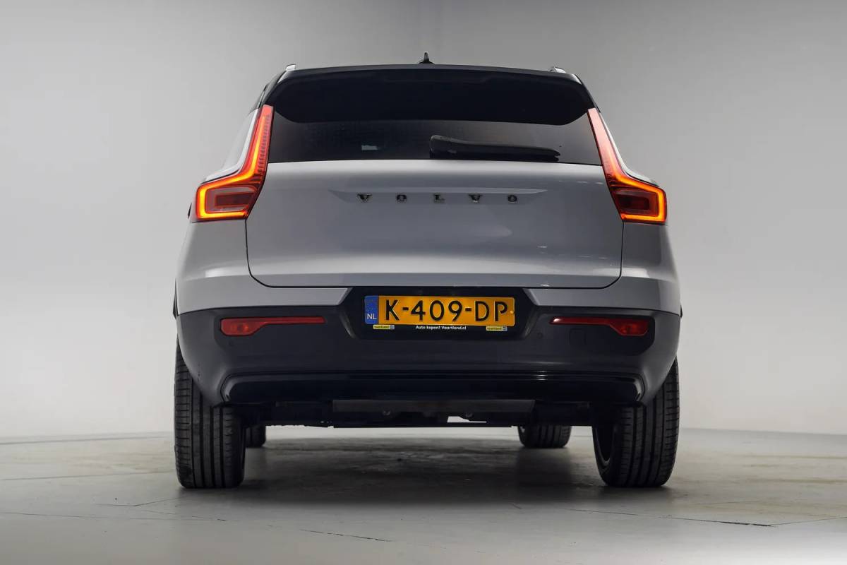 Volvo XC40 Volvo XC40 1.5 T5 Recharge R-Design [ Leder/Alcantara Apple/Android Trekhaak ]
