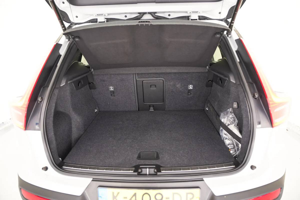 Volvo XC40 Volvo XC40 1.5 T5 Recharge R-Design [ Leder/Alcantara Apple/Android Trekhaak ]