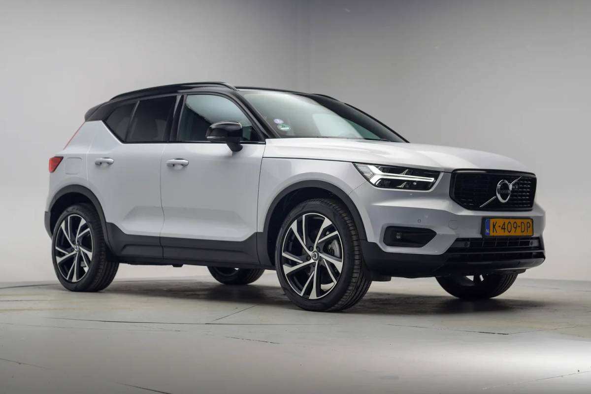 Volvo XC40 Volvo XC40 1.5 T5 Recharge R-Design [ Leder/Alcantara Apple/Android Trekhaak ]