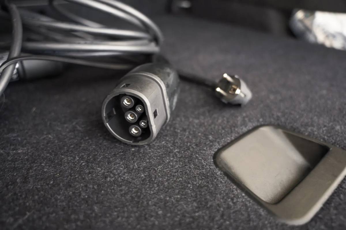 Volvo XC40 Volvo XC40 1.5 T5 Recharge R-Design [ Leder/Alcantara Apple/Android Trekhaak ]