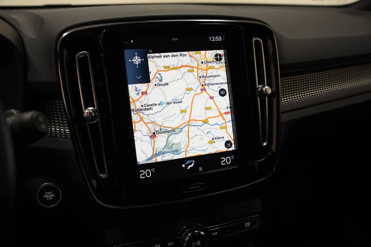 Volvo XC40 Volvo XC40 1.5 T5 Recharge R-Design [ Leder/Alcantara Apple/Android Trekhaak ]