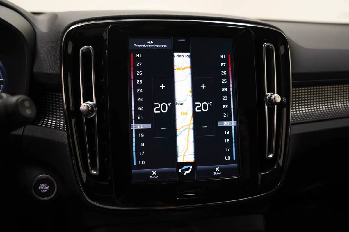 Volvo XC40 Volvo XC40 1.5 T5 Recharge R-Design [ Leder/Alcantara Apple/Android Trekhaak ]