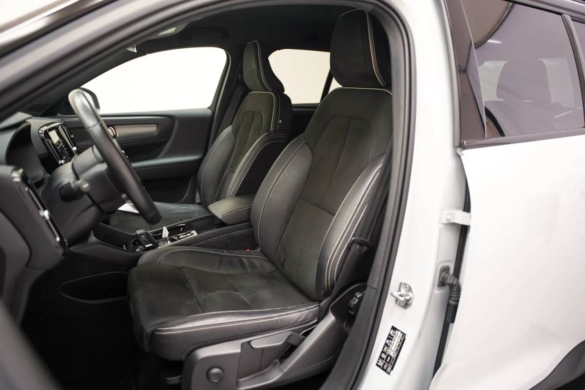 Volvo XC40 Volvo XC40 1.5 T5 Recharge R-Design [ Leder/Alcantara Apple/Android Trekhaak ]