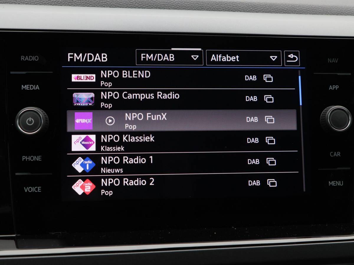 Volkswagen Polo Volkswagen Polo R-Line Edition 1.0 TSI 95 PK | Panoramdak | Dodehoek Detectie | Stoelverwarming | Carplay |