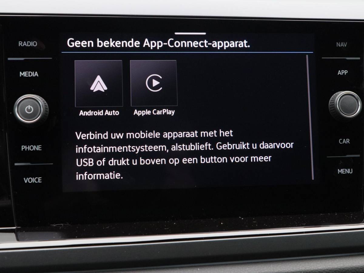 Volkswagen Polo Volkswagen Polo R-Line Edition 1.0 TSI 95 PK | Panoramdak | Dodehoek Detectie | Stoelverwarming | Carplay |