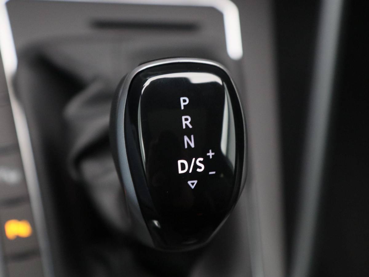 Volkswagen Polo Volkswagen Polo R-Line Edition 1.0 TSI 95 PK | Panoramdak | Dodehoek Detectie | Stoelverwarming | Carplay |