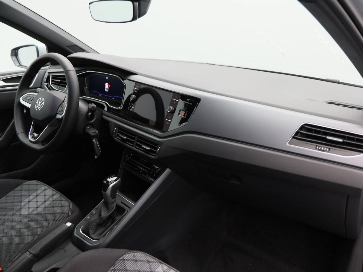 Volkswagen Polo Volkswagen Polo R-Line Edition 1.0 TSI 95 PK | Panoramdak | Dodehoek Detectie | Stoelverwarming | Carplay |