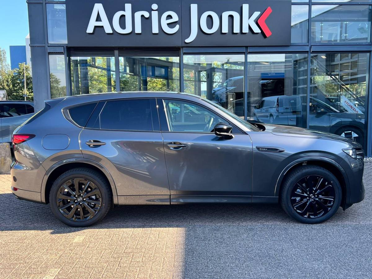 Mazda CX-60 Mazda CX-60 2.5 e-SkyActiv PHEV Homura Plus | PANORAMA DAK | NIEUW 26km!!!! | 6 JR GARANTIE | € 14.000,- VOORDEEL | MEEST LUXE UITVOERING |