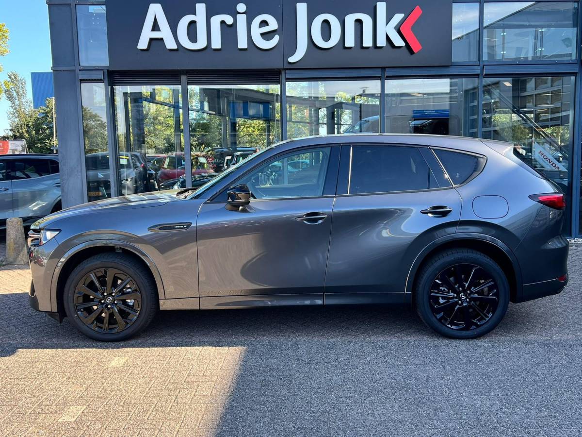 Mazda CX-60 Mazda CX-60 2.5 e-SkyActiv PHEV Homura Plus | PANORAMA DAK | NIEUW 26km!!!! | 6 JR GARANTIE | € 14.000,- VOORDEEL | MEEST LUXE UITVOERING |