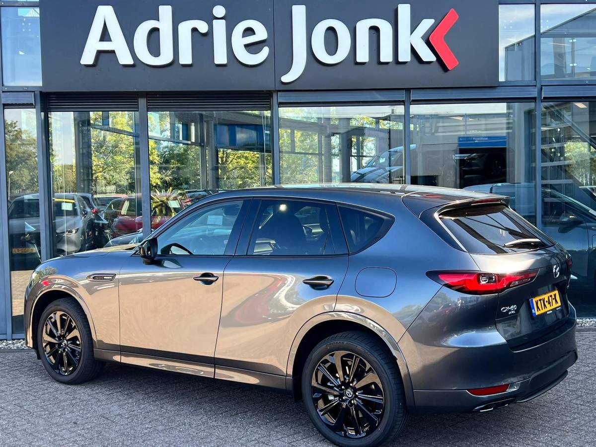 Mazda CX-60 Mazda CX-60 2.5 e-SkyActiv PHEV Homura Plus | PANORAMA DAK | NIEUW 26km!!!! | 6 JR GARANTIE | € 14.000,- VOORDEEL | MEEST LUXE UITVOERING |