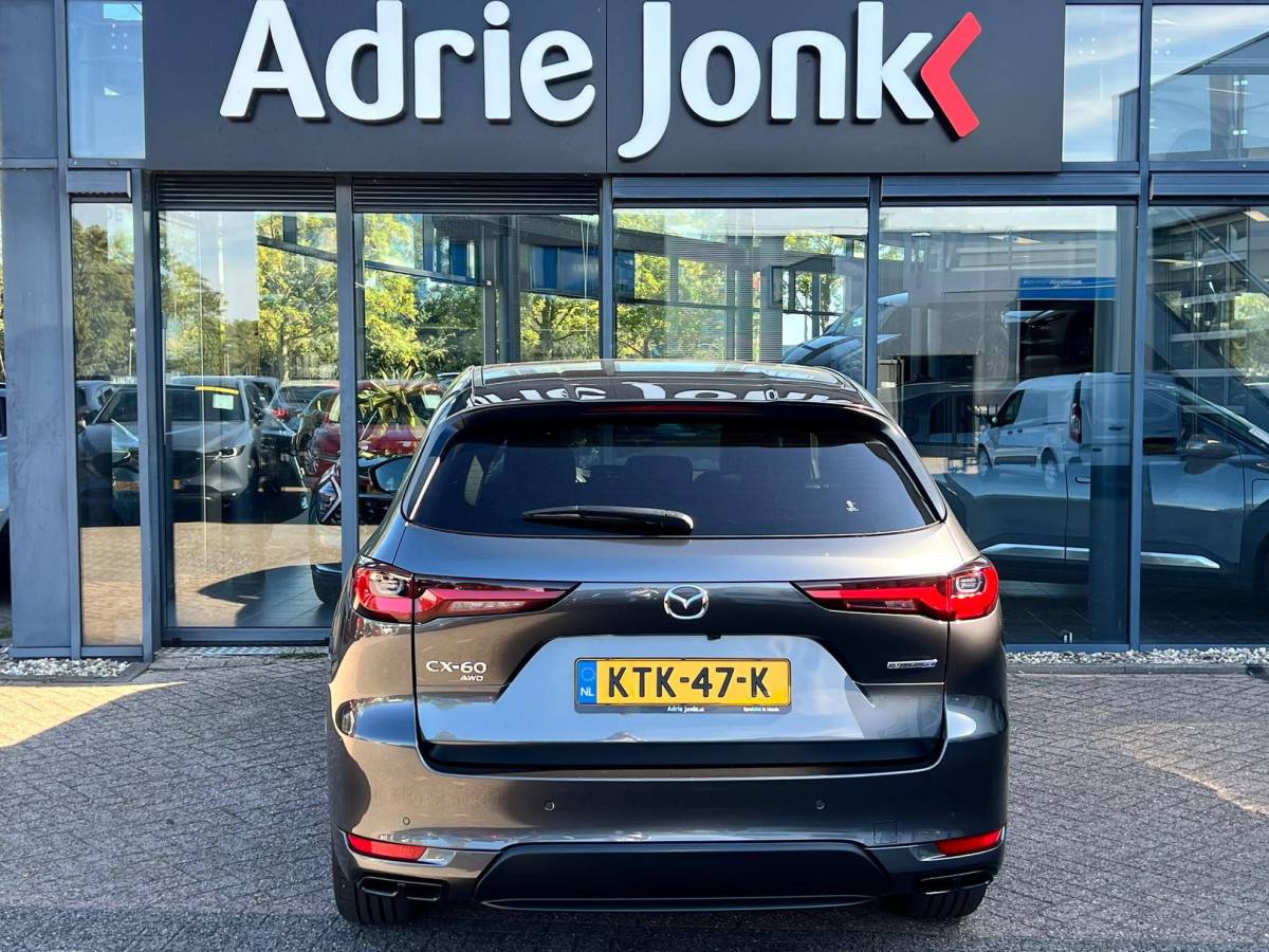 Mazda CX-60 Mazda CX-60 2.5 e-SkyActiv PHEV Homura Plus | PANORAMA DAK | NIEUW 26km!!!! | 6 JR GARANTIE | € 14.000,- VOORDEEL | MEEST LUXE UITVOERING |