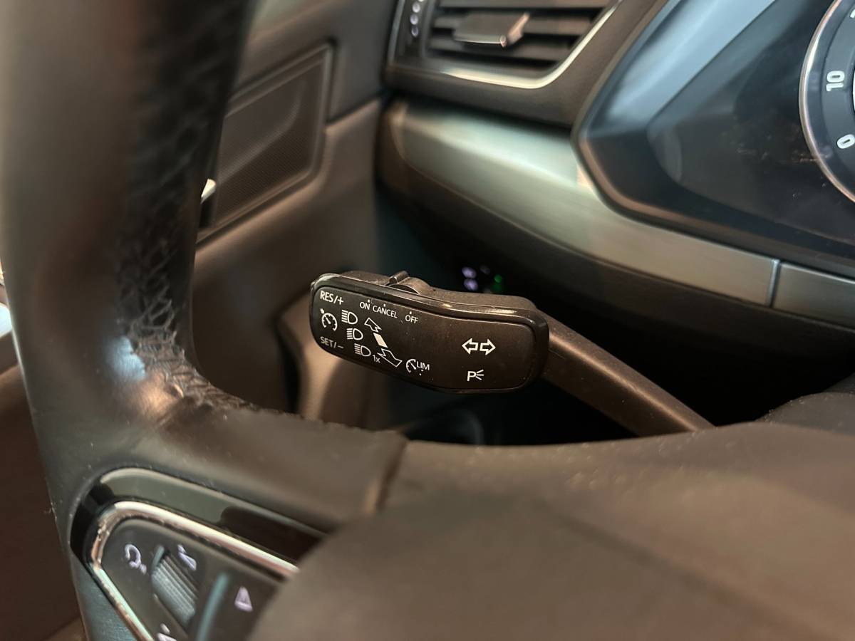Škoda Superb Skoda Superb Combi 1.4 TSI ACT AMBITION BUSINESS-uitv|NAVIGATIE|CLIMA AIRCO|LM-VELGEN|CRUISE CONTROL|ISOFIX|TREKHAAK|APPLE CARPLAY