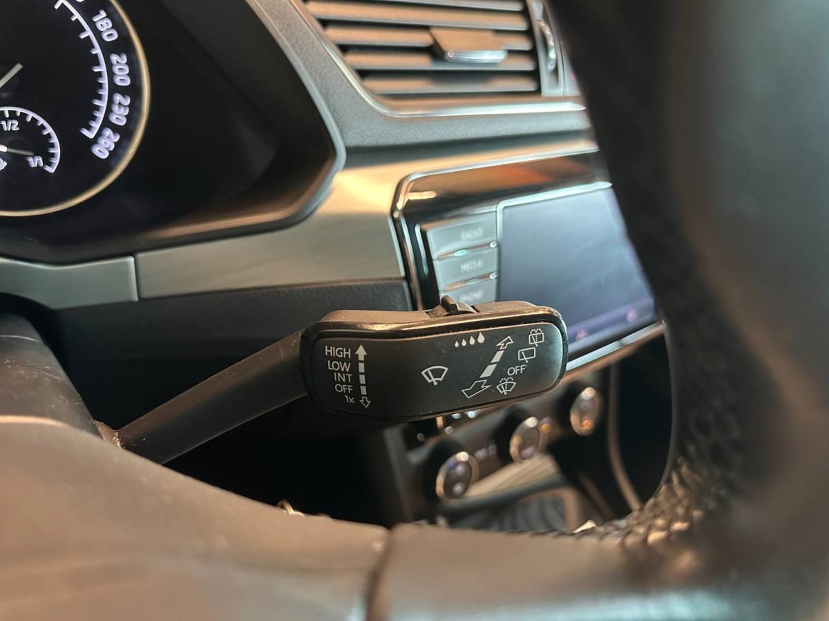 Škoda Superb Skoda Superb Combi 1.4 TSI ACT AMBITION BUSINESS-uitv|NAVIGATIE|CLIMA AIRCO|LM-VELGEN|CRUISE CONTROL|ISOFIX|TREKHAAK|APPLE CARPLAY