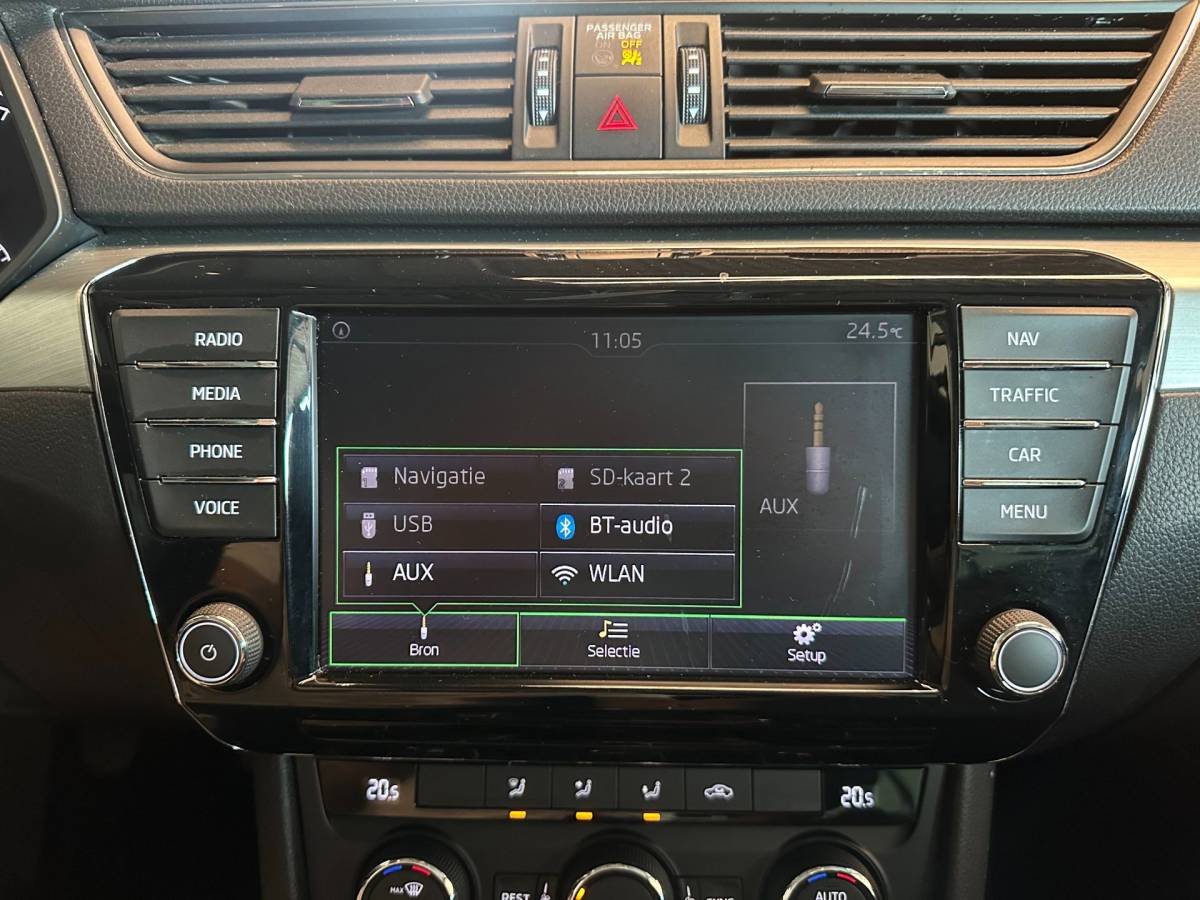 Škoda Superb Skoda Superb Combi 1.4 TSI ACT AMBITION BUSINESS-uitv|NAVIGATIE|CLIMA AIRCO|LM-VELGEN|CRUISE CONTROL|ISOFIX|TREKHAAK|APPLE CARPLAY