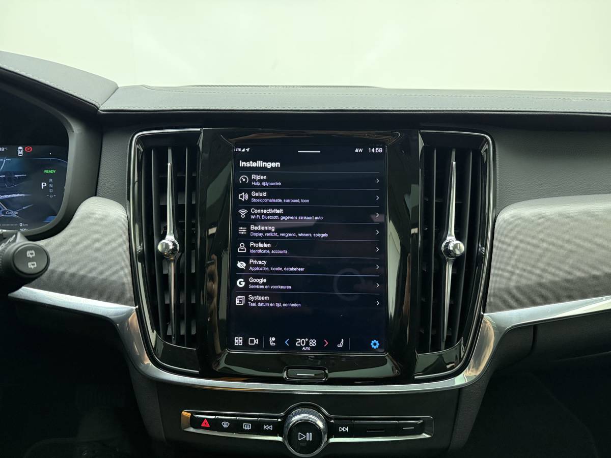 Volvo V90 Volvo V90 T8 AWD 455pk Ultra Dark Panorama dak / HUD / 360 camera / Stoel/- stuurverwarming /