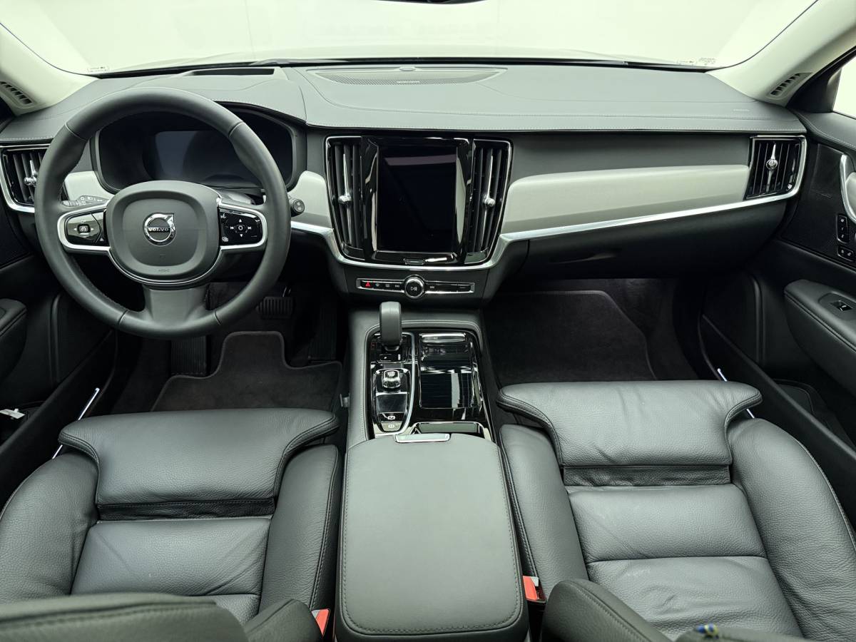 Volvo V90 Volvo V90 T8 AWD 455pk Ultra Dark Panorama dak / HUD / 360 camera / Stoel/- stuurverwarming /