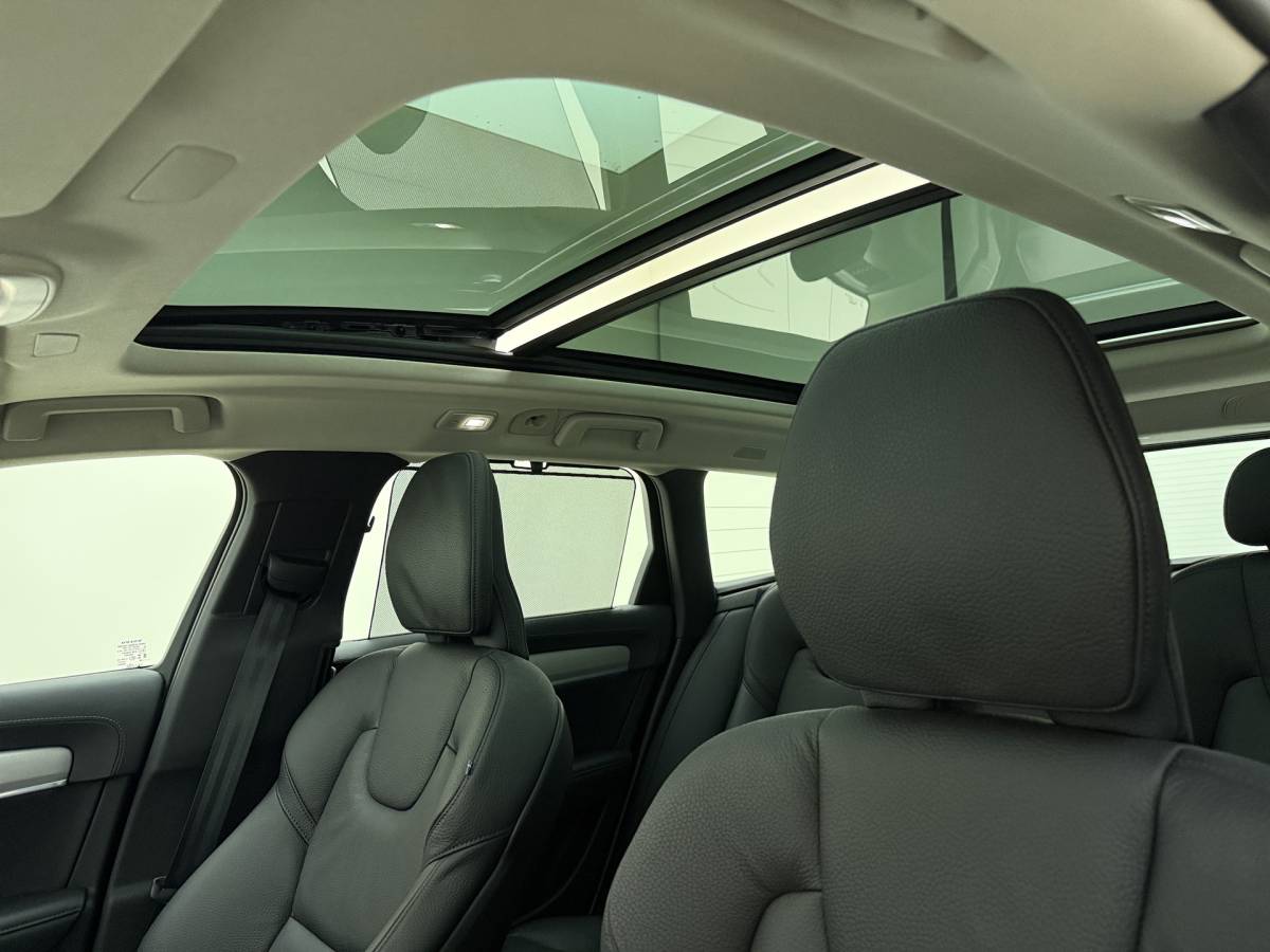 Volvo V90 Volvo V90 T8 AWD 455pk Ultra Dark Panorama dak / HUD / 360 camera / Stoel/- stuurverwarming /