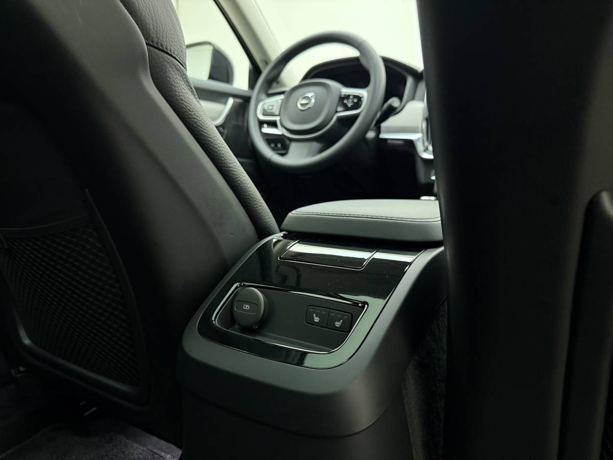 Volvo V90 Volvo V90 T8 AWD 455pk Ultra Dark Panorama dak / HUD / 360 camera / Stoel/- stuurverwarming /