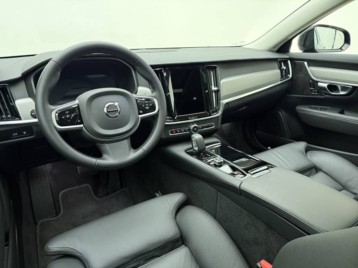 Volvo V90 Volvo V90 T8 AWD 455pk Ultra Dark Panorama dak / HUD / 360 camera / Stoel/- stuurverwarming /