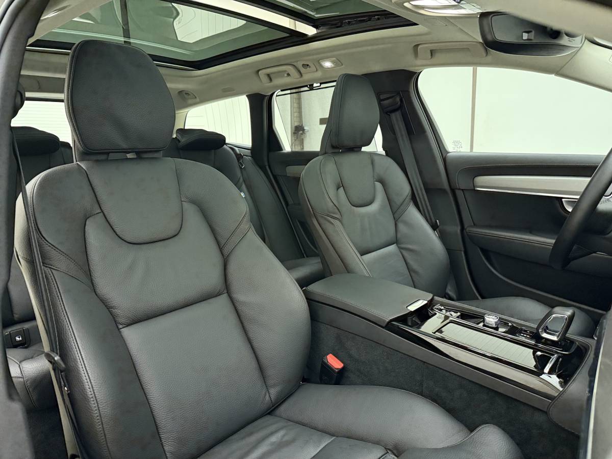 Volvo V90 Volvo V90 T8 AWD 455pk Ultra Dark Panorama dak / HUD / 360 camera / Stoel/- stuurverwarming /