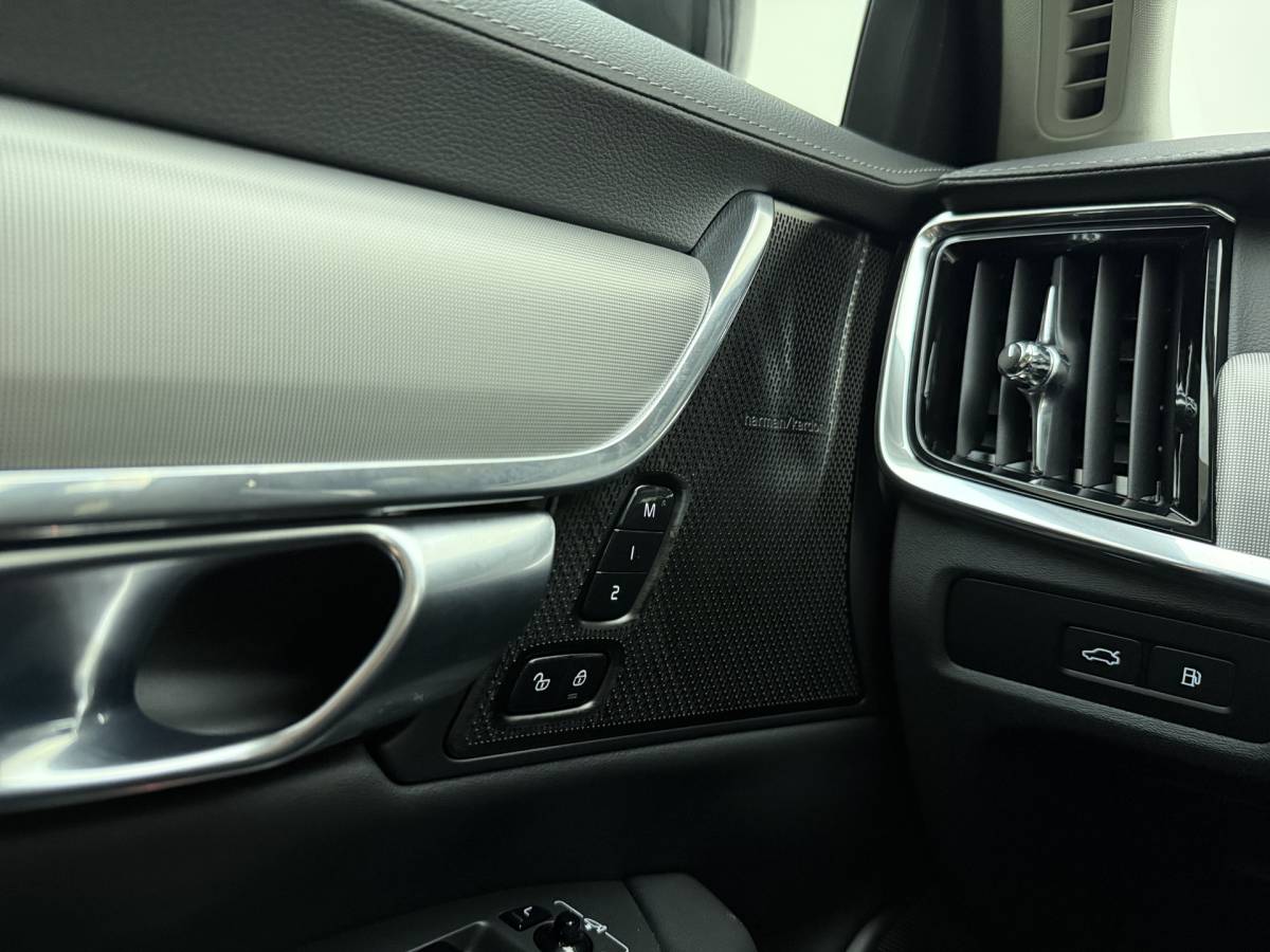 Volvo V90 Volvo V90 T8 AWD 455pk Ultra Dark Panorama dak / HUD / 360 camera / Stoel/- stuurverwarming /