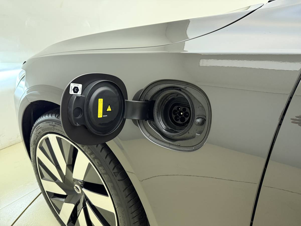 Volvo V90 Volvo V90 T8 AWD 455pk Ultra Dark Panorama dak / HUD / 360 camera / Stoel/- stuurverwarming /