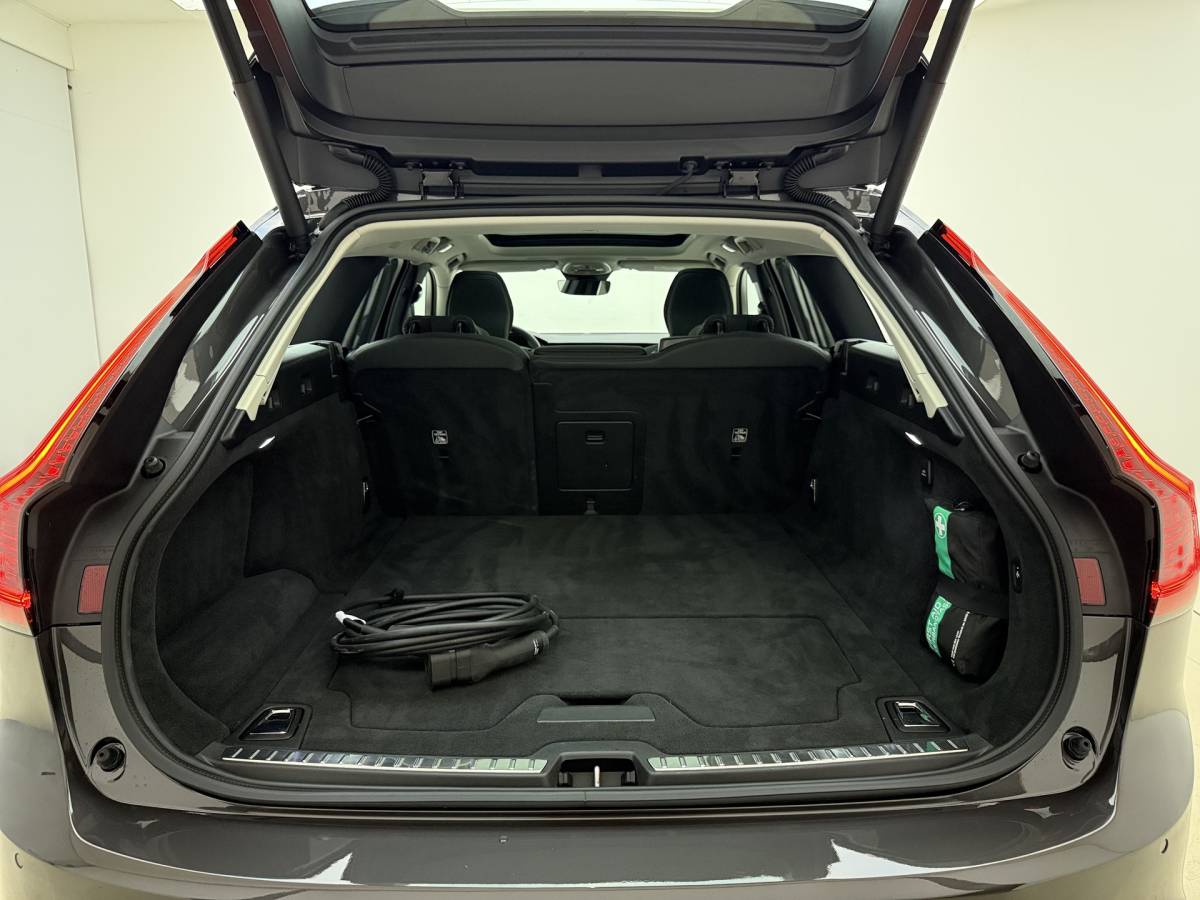 Volvo V90 Volvo V90 T8 AWD 455pk Ultra Dark Panorama dak / HUD / 360 camera / Stoel/- stuurverwarming /