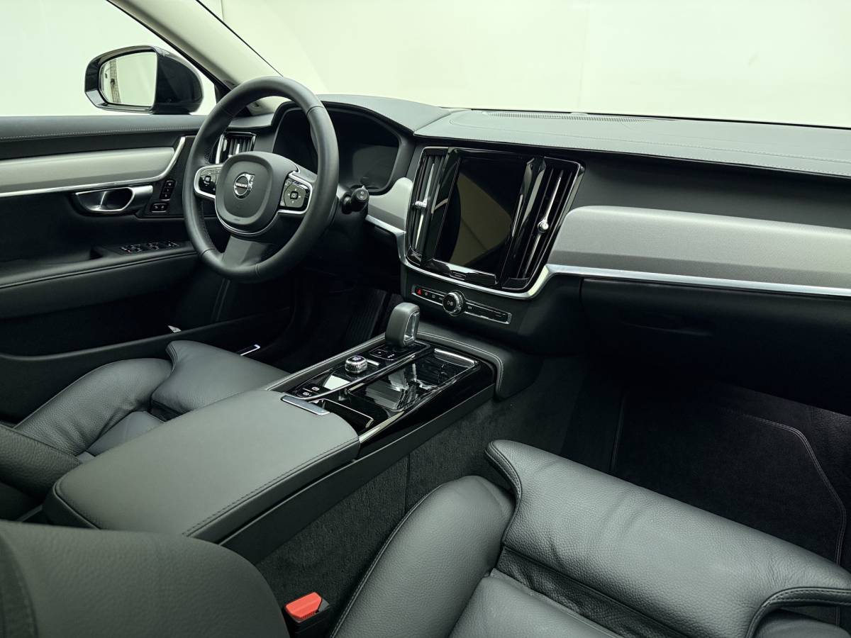 Volvo V90 Volvo V90 T8 AWD 455pk Ultra Dark Panorama dak / HUD / 360 camera / Stoel/- stuurverwarming /