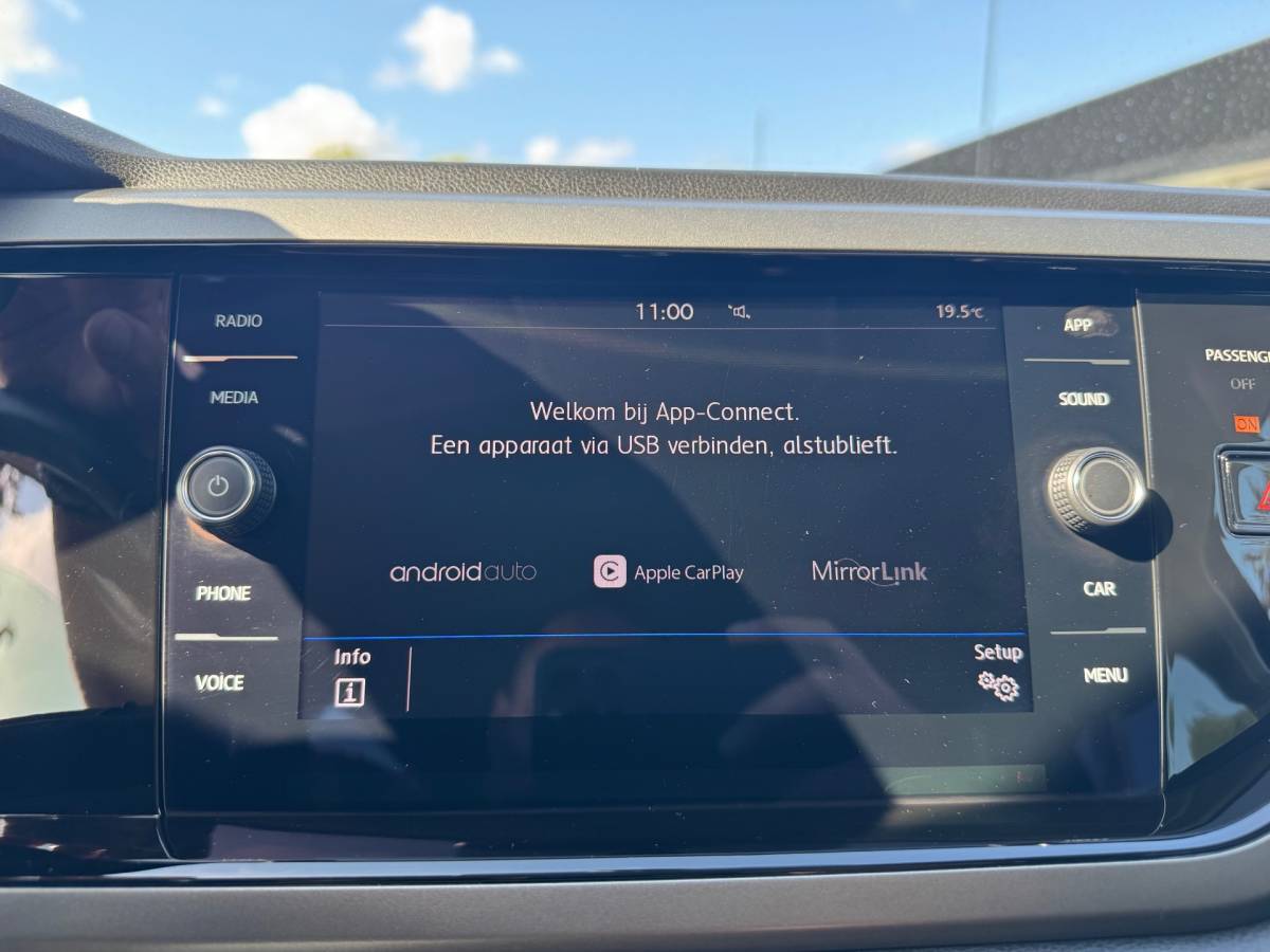 Volkswagen Polo Volkswagen Polo 1.0 TSI DSG 95 PK APPLE CARPLAY Clima Stoelverw.