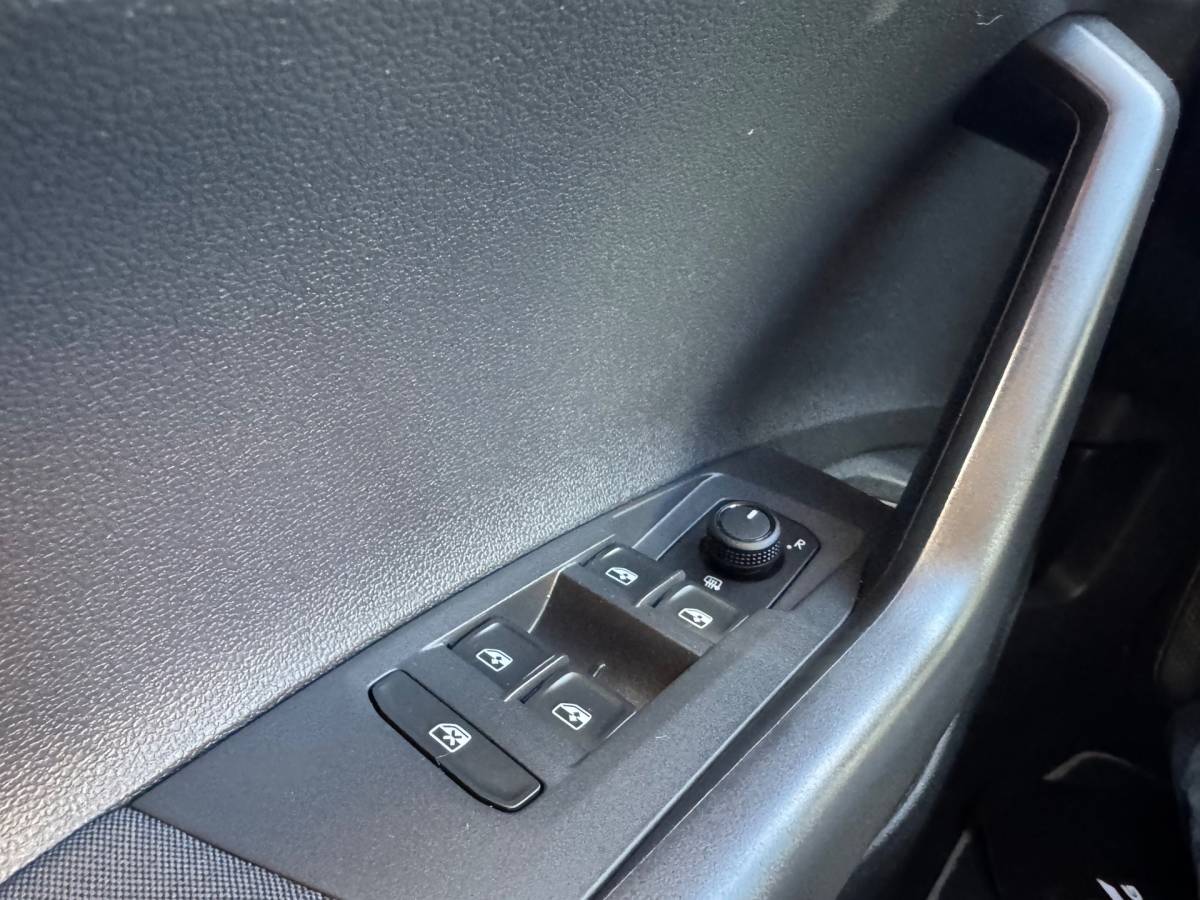 Volkswagen Polo Volkswagen Polo 1.0 TSI DSG 95 PK APPLE CARPLAY Clima Stoelverw.