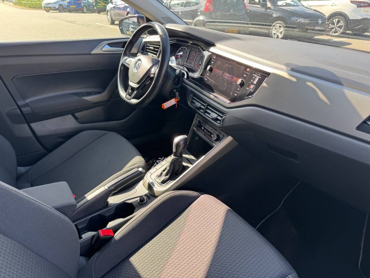 Volkswagen Polo Volkswagen Polo 1.0 TSI DSG 95 PK APPLE CARPLAY Clima Stoelverw.