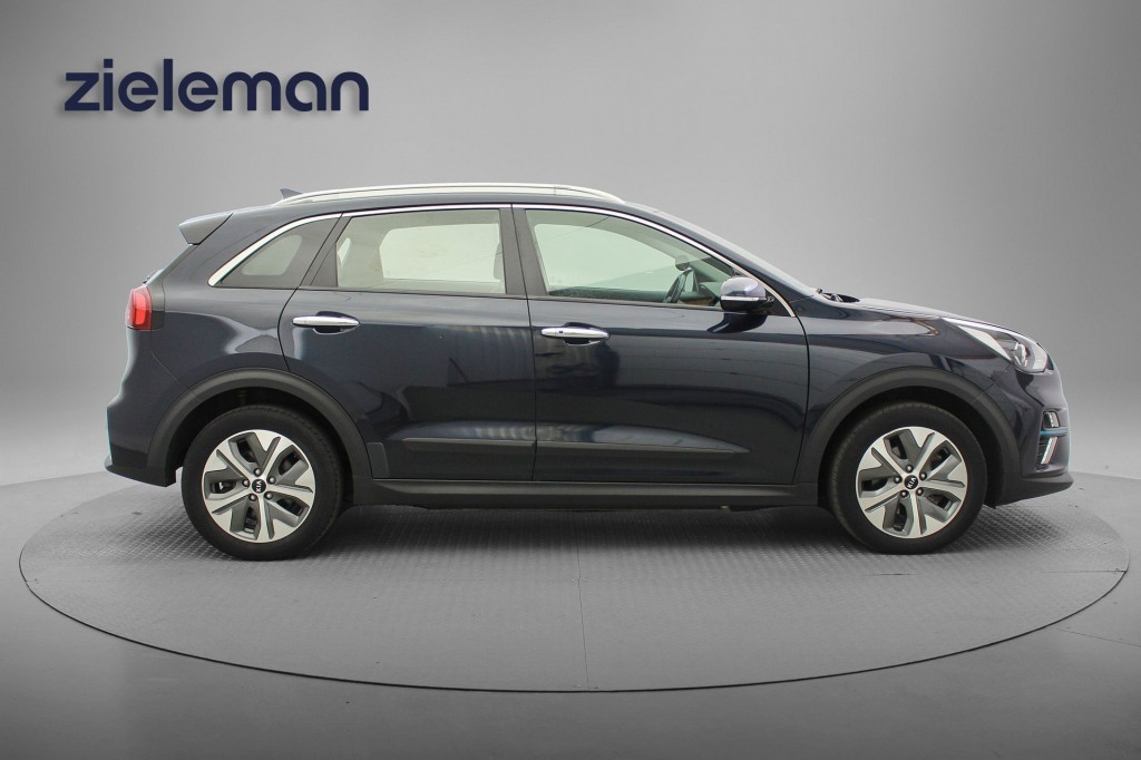 Kia e-Niro Kia Niro E-Niro DynamicLine 64 kWh – Carplay, Camera, Half Leer, Stoelverw.