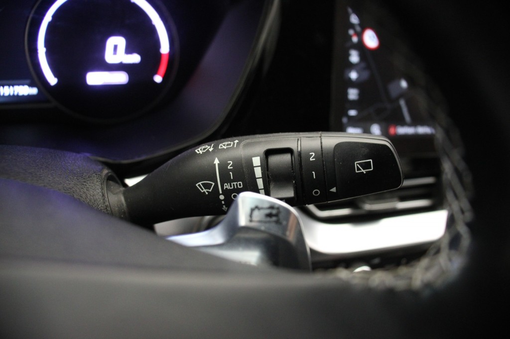 Kia e-Niro Kia Niro E-Niro DynamicLine 64 kWh – Carplay, Camera, Half Leer, Stoelverw.
