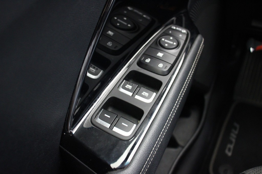 Kia e-Niro Kia Niro E-Niro DynamicLine 64 kWh – Carplay, Camera, Half Leer, Stoelverw.