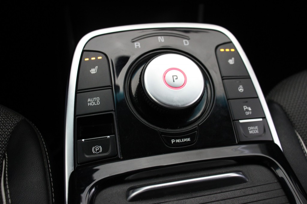 Kia e-Niro Kia Niro E-Niro DynamicLine 64 kWh – Carplay, Camera, Half Leer, Stoelverw.