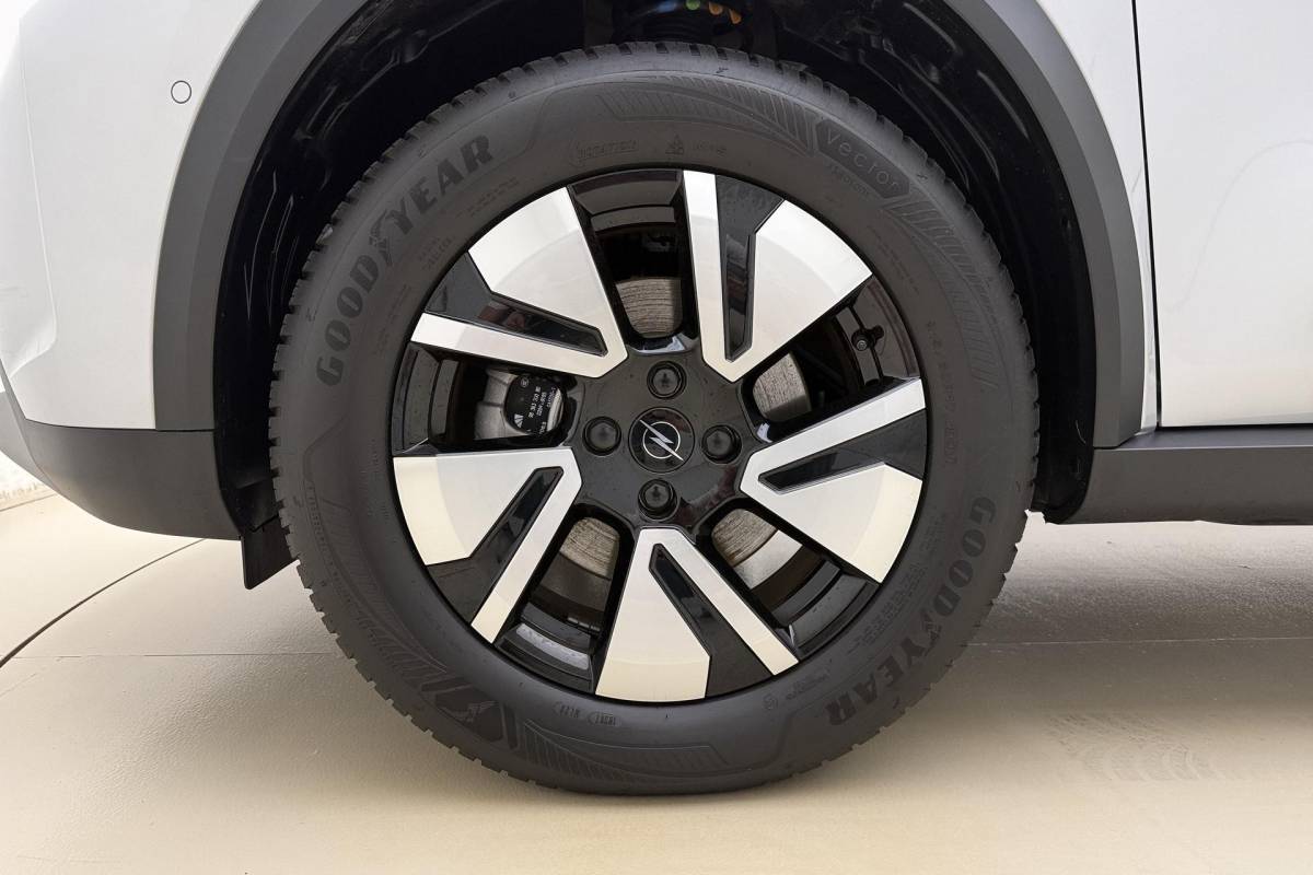 Opel Frontera Opel Frontera Electric GS 44 kWh 1-Fase | Navigatie | Achteruitrijcamera | Climate control | Cruise control | Zwart dak | Lichtmetalen velgen | Extra getint glas