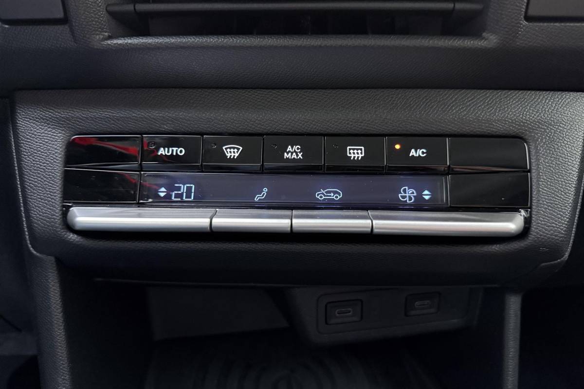 Opel Frontera Opel Frontera Electric GS 44 kWh 1-Fase | Navigatie | Achteruitrijcamera | Climate control | Cruise control | Zwart dak | Lichtmetalen velgen | Extra getint glas